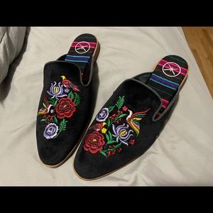 Inkkas slip ons size 8 new without tags